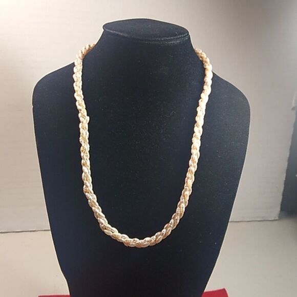 Vintage Pink Freshwater Pearls Gold Tone Metal Barrel Clasp Cottagecore Prom - Picture 1 of 7